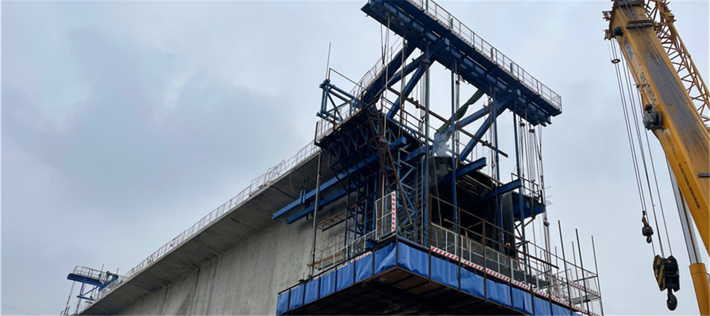 Zolo Form Traveler Deployed in Qiantang River Highway Bridge Project